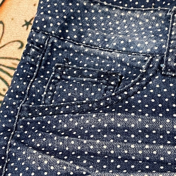🫐ADORABLE POLKA-DOTED CUFFED DENIM SHORTS!🫐 - Picture 7 of 13